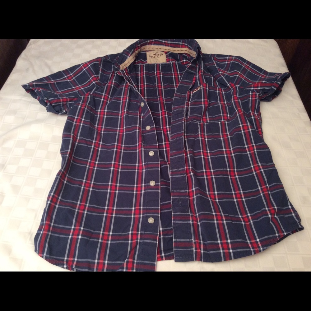 💜 Men’s Hollister button down shirt